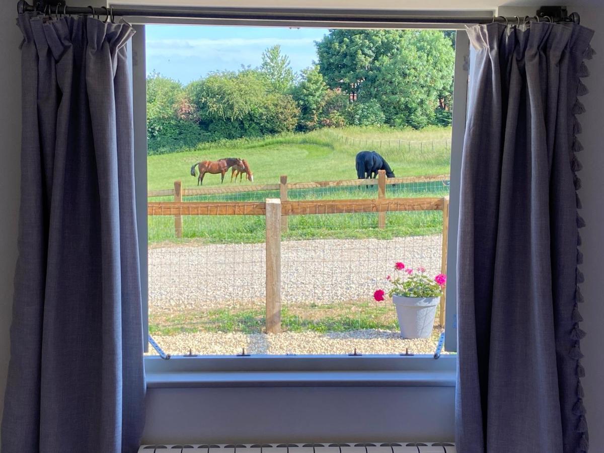 Glebe Barn, Little Glebe Farm Apartment Cheltenham Ngoại thất bức ảnh